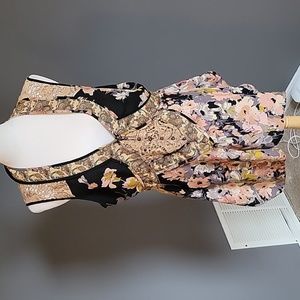 Gimmicks sleevless blouse